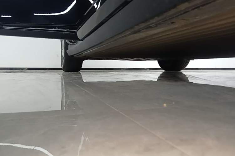 Used XPeng P7+ 2024 Long-Range Max Right Side Sill