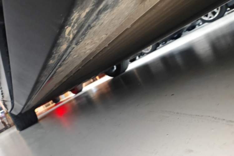 Used XPeng P7+ 2024 Ultra-Long Range Max Right Side Sill