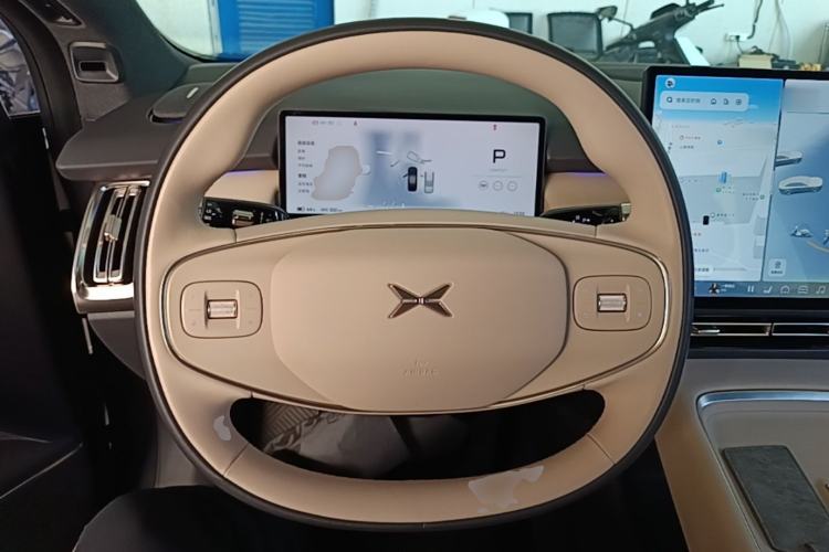 Used XPeng P7+ 2024 Long-Range Max Steering Wheel