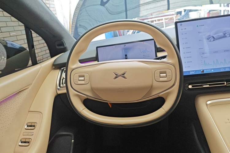 Used XPeng P7+ 2024 Long-Range Max Steering Wheel