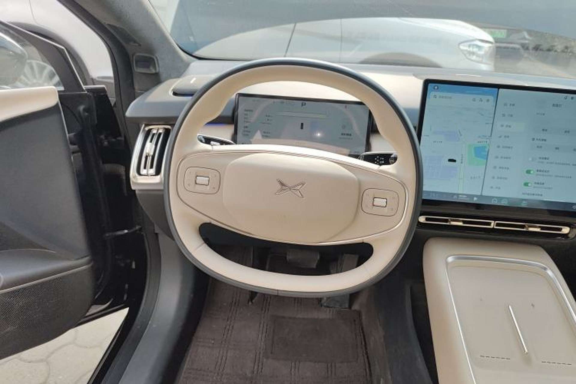 Used XPeng P7+ 2024 Long-Range Max Steering Wheel