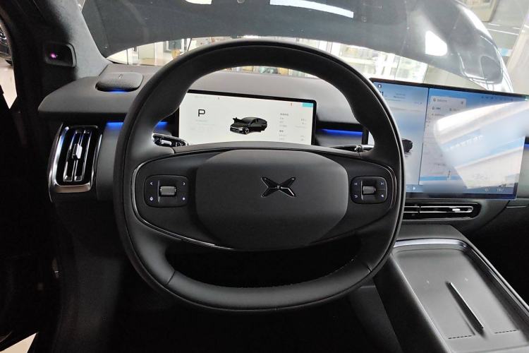 Used XPeng P7+ 2024 Long-Range Max Steering Wheel