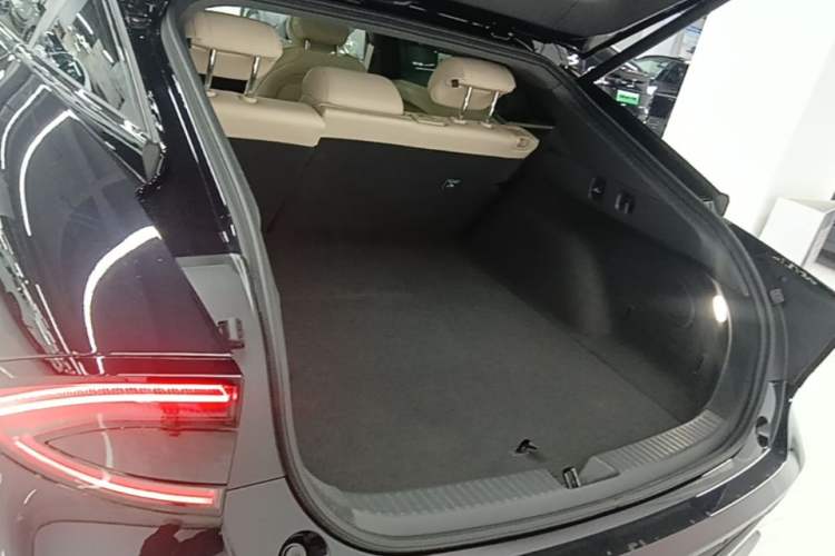 Used XPeng P7+ 2024 Long-Range Max Trunk