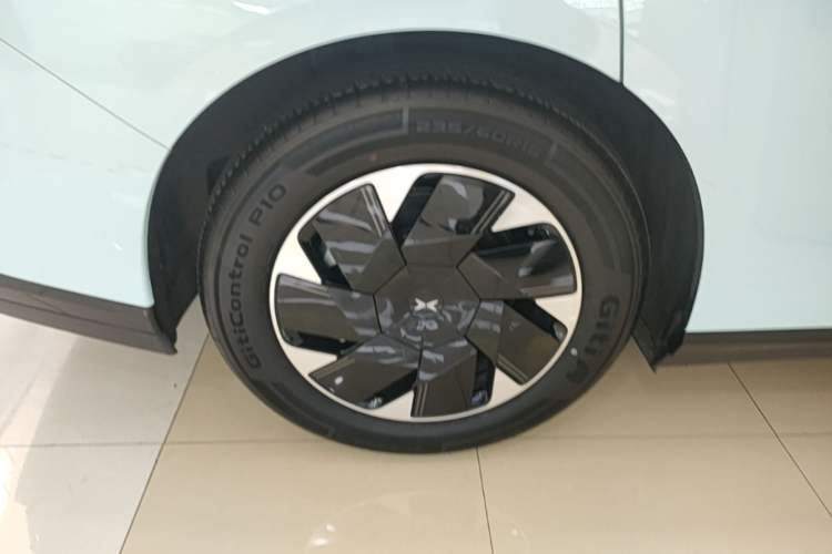 Used XPeng P7+ 2024 Long-Range Max Right Rear Wheel Hub