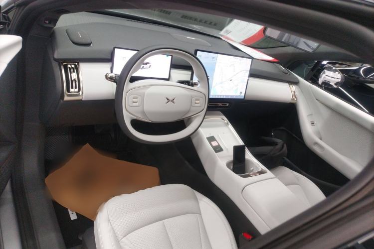 Used XPeng P7+ 2024 Long-Range Max Center Console