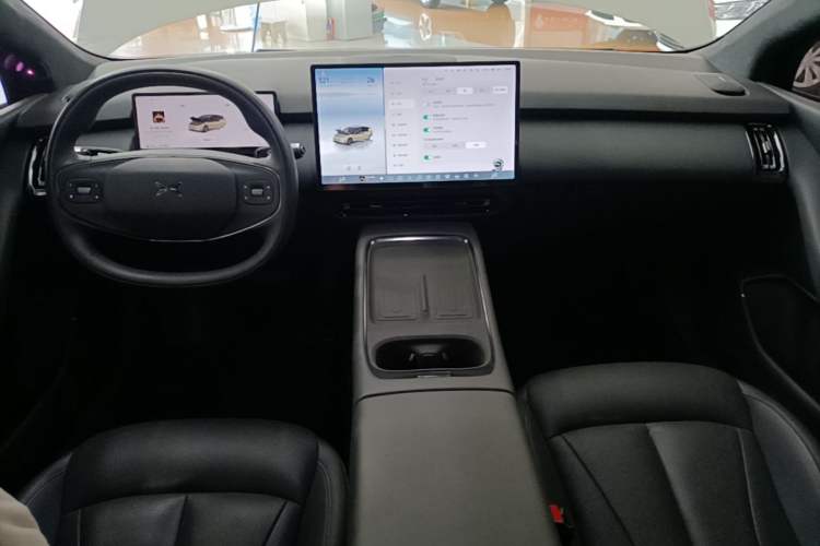 Used XPeng P7+ 2024 Long-Range Max Center Console
