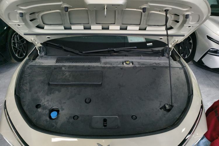 Used XPeng P7+ 2024 Ultra-Long Range Max Engine Bay
