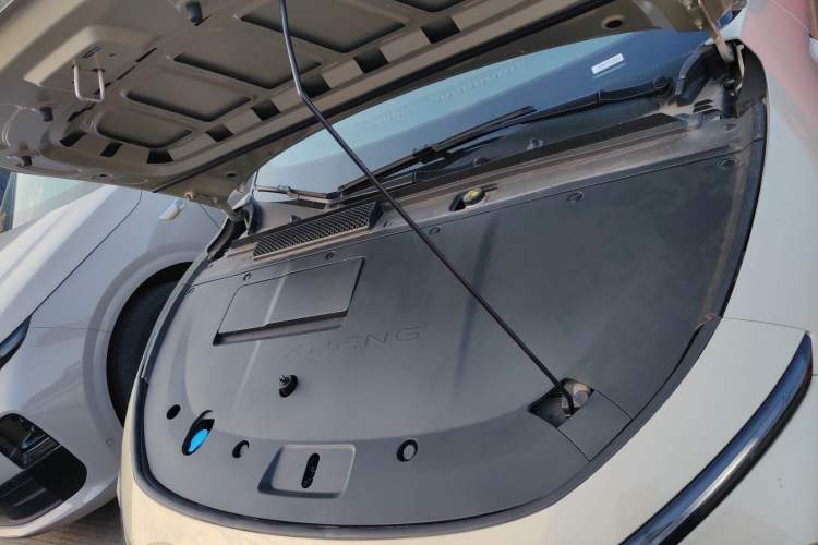Used XPeng P7+ 2024 Ultra-Long Range Max Engine Bay