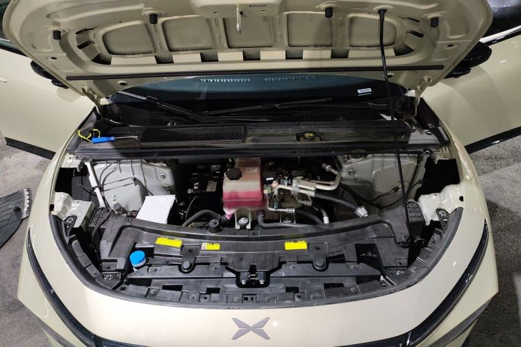Used XPeng P7+ 2024 Ultra-Long Range Max Engine Bay