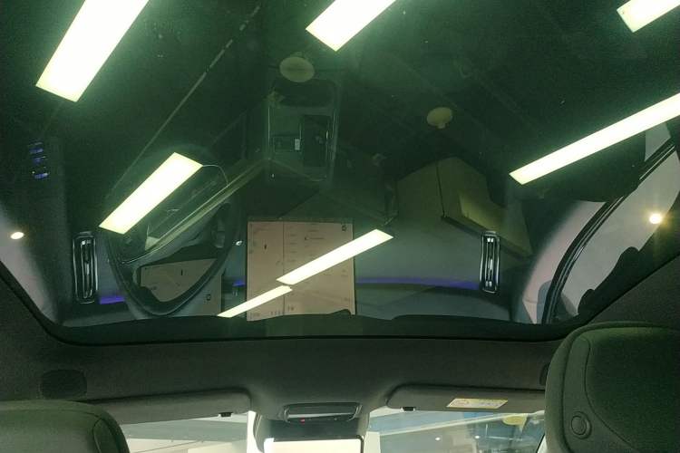 Used XPeng P7+ 2024 Long-Range Max Headliner