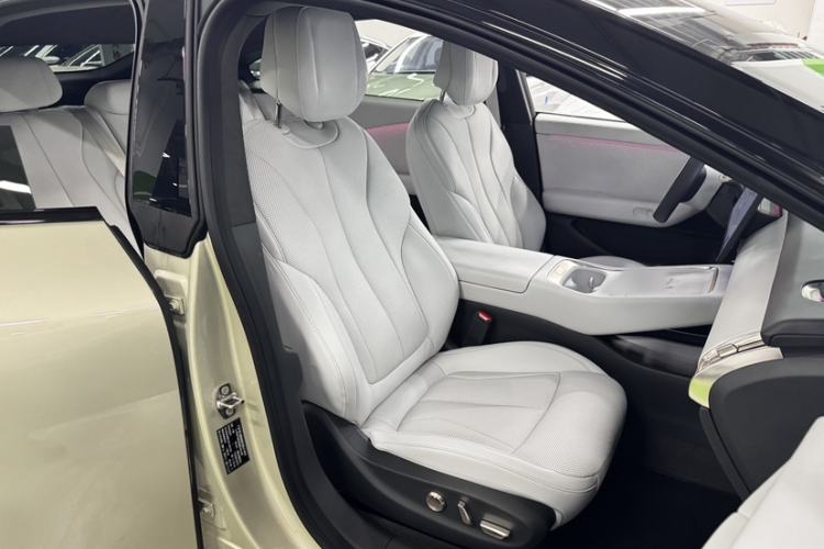Used XPeng P7+ 2024 Long-Range Max Interior 4