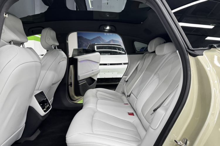 Used XPeng P7+ 2024 Long-Range Max Interior 5