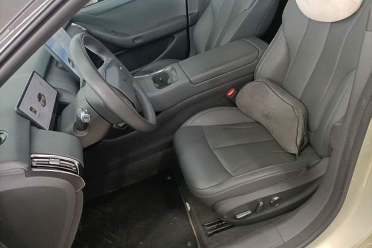 Used XPeng P7+ 2024 Long-Range Max Left Front Seat