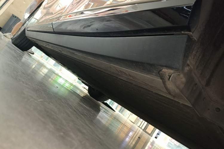 Used XPeng P7+ 2024 Ultra-Long Range Max Left Side Sill