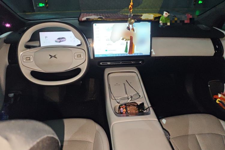 Used XPeng P7+ 2024 Ultra-Long Range Max Center Console