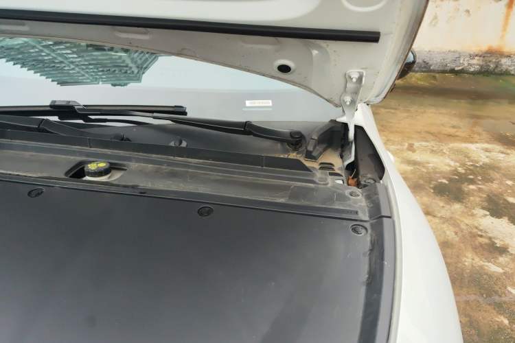 Used XPeng P7+ 2024 Long-Range Max Engine Bay Left