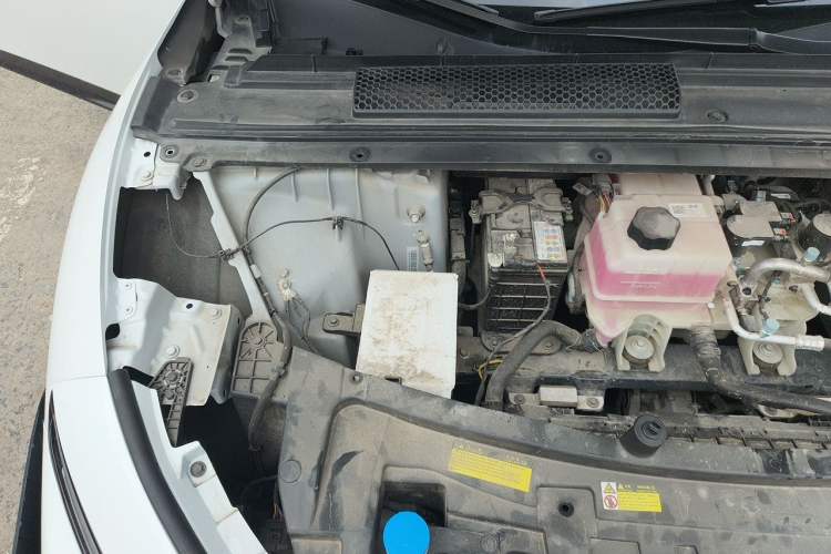 Used XPeng P7+ 2024 Long-Range Max Engine Bay Right