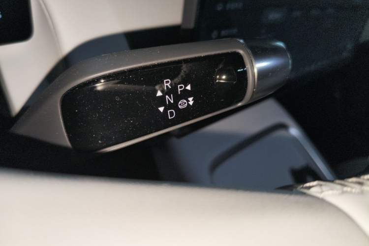Used XPeng P7+ 2024 Long-Range Max Gear Lever