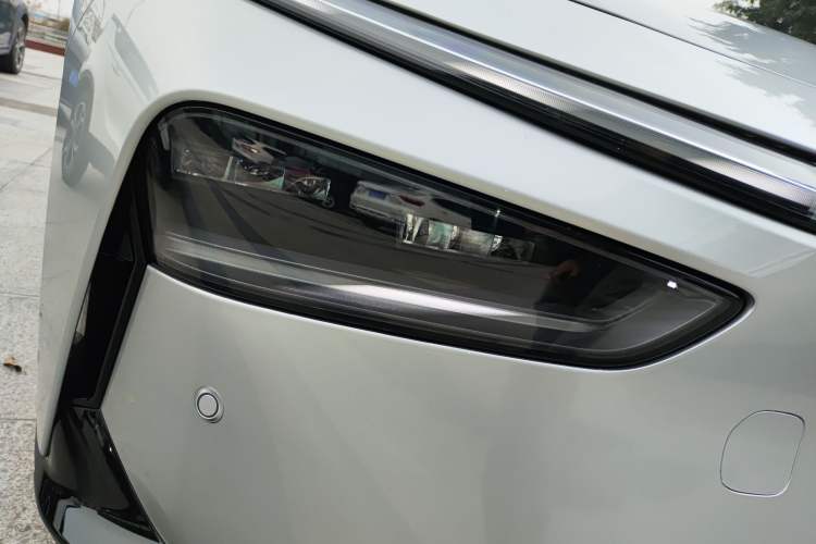 Used XPeng P7+ 2024 Ultra-Long Range Max Right Front Headlight