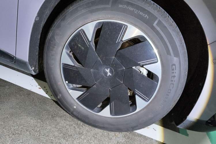 Used XPeng P7+ 2024 Long-Range Max Right Front Wheel Hub