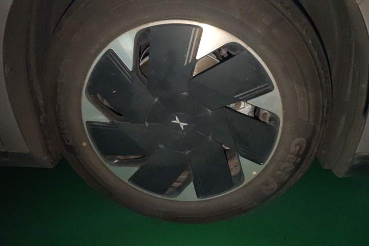 Used XPeng P7+ 2024 Ultra-Long Range Max Right Front Wheel Hub