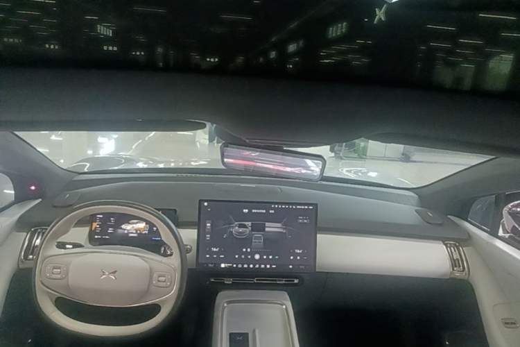 Used XPeng P7+ 2024 Long-Range Max Center Console