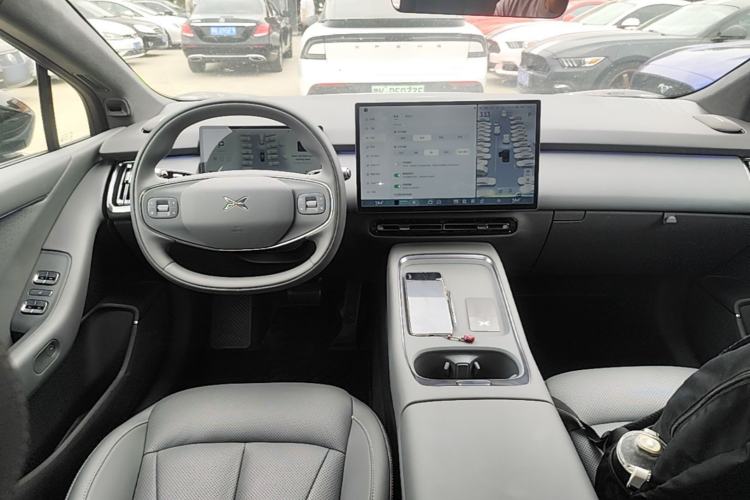 Used XPeng P7+ 2024 Long-Range Max Center Console
