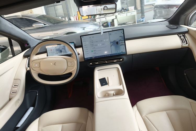 Used XPeng P7+ 2024 Long-Range Max Center Console