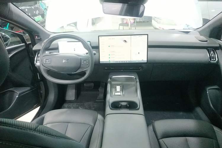 Used XPeng P7+ 2024 Long-Range Max Center Console