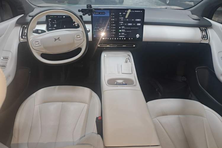 Used XPeng P7+ 2024 Long-Range Max Center Console