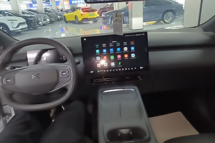 Used XPeng P7+ 2024 Long-Range Max Center Console