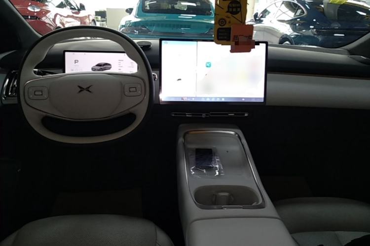 Used XPeng P7+ 2024 Long-Range Max Center Console