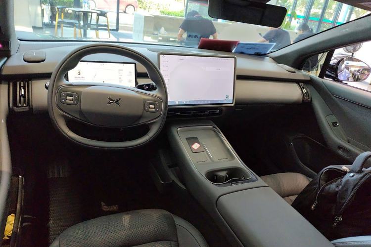 Used XPeng P7+ 2024 Ultra-Long Range Max Center Console