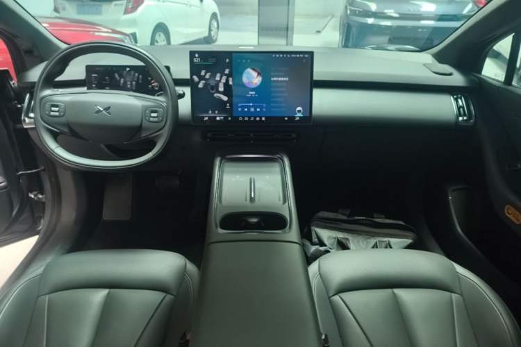 Used XPeng P7+ 2024 Long-Range Max Center Console