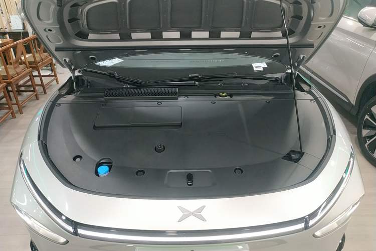 Used XPeng P7+ 2024 Long-Range Max Engine Bay