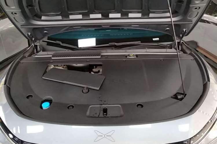 Used XPeng P7+ 2024 Long-Range Max Engine Bay