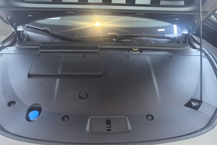 Used XPeng P7+ 2024 Long-Range Max Engine Bay