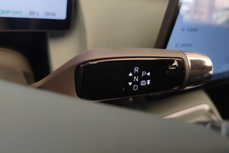 Used XPeng P7+ 2024 Limited Edition Max Gear Lever