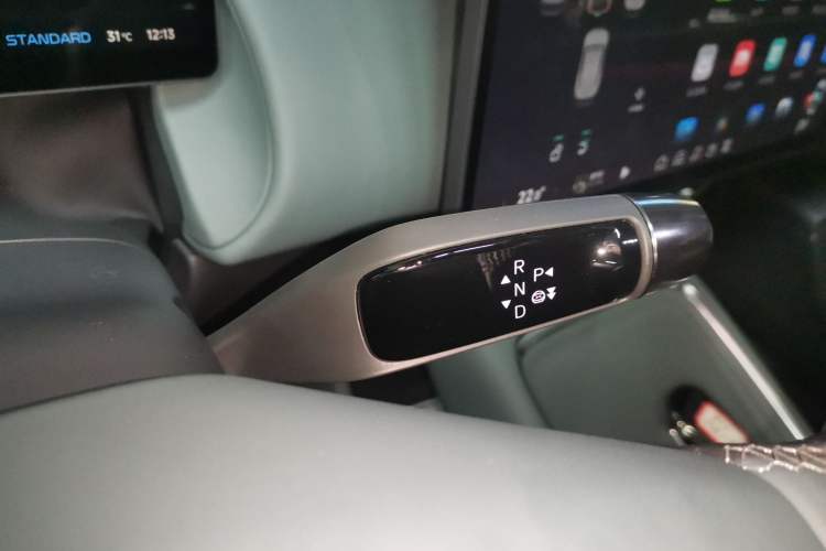 Used XPeng P7+ 2024 Limited Edition Max Gear Lever