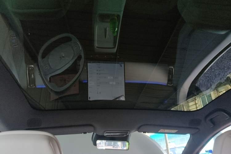 Used XPeng P7+ 2024 Long-Range Max Headliner
