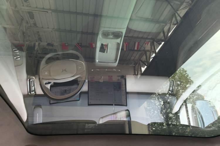 Used XPeng P7+ 2024 Long-Range Max Headliner