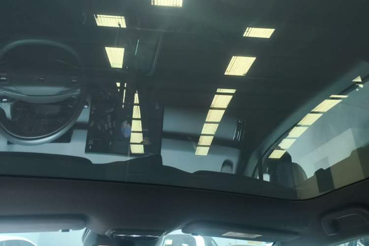 Used XPeng P7+ 2024 Long-Range Max Headliner