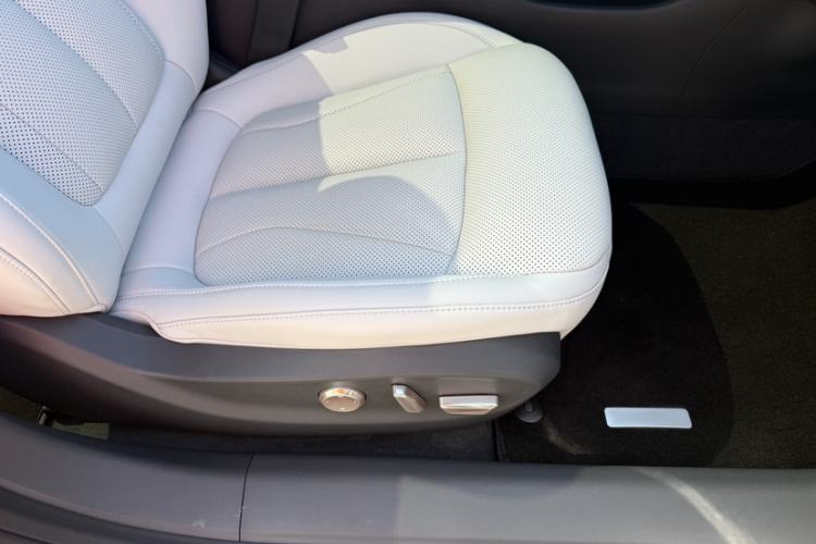 Used XPeng P7+ 2024 Long-Range Max Interior 10
