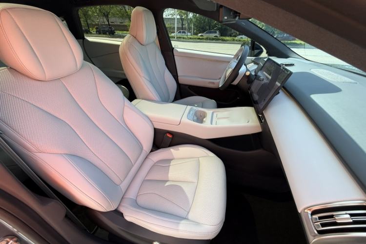 Used XPeng P7+ 2024 Long-Range Max Interior 11