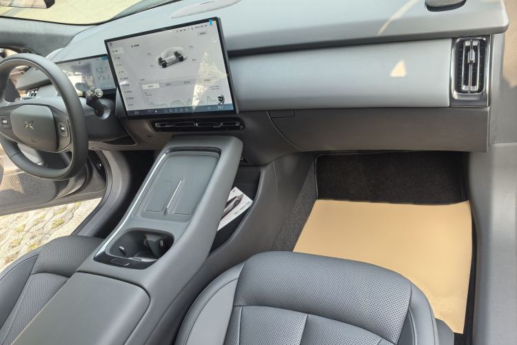 Used XPeng P7+ 2024 Long-Range Max Interior 12