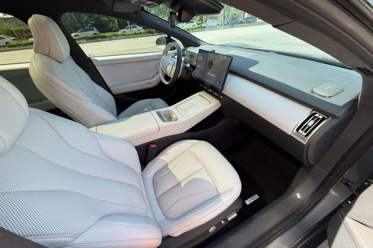 Used XPeng P7+ 2024 Long-Range Max Interior 12