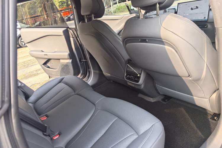 Used XPeng P7+ 2024 Long-Range Max Interior 13