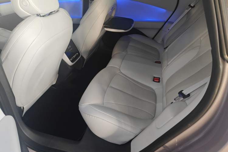 Used XPeng P7+ 2024 Long-Range Max Interior 4