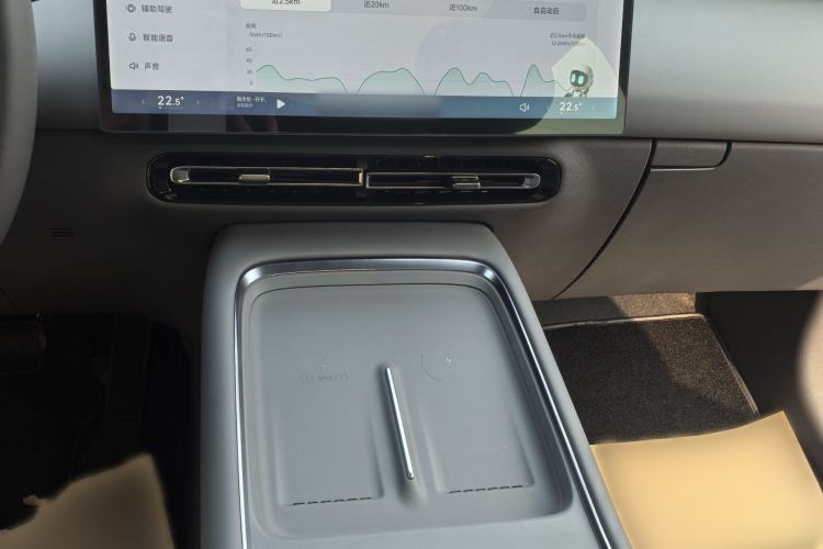 Used XPeng P7+ 2024 Long-Range Max Interior 8
