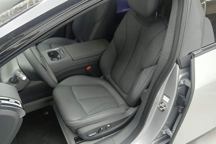 Used XPeng P7+ 2024 Long-Range Max Left Front Seat